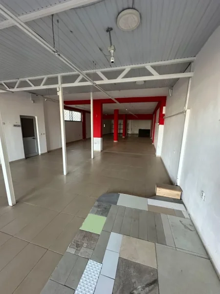 Durres, jepet me qira Ambjent Biznesi 225 m² (Sukth i Ri, Durres.)