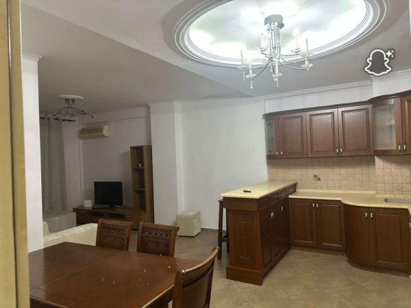 Tirane, jepet me qera apartament 2+1+Aneks+Ballkon Kati 4, 850 € 