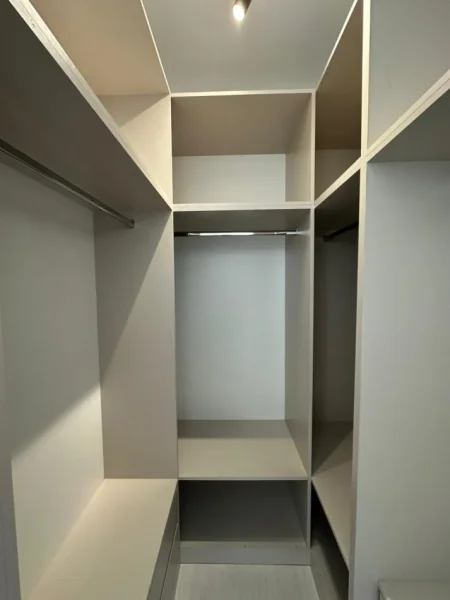Tirane, jepet me qera apartament 2+1 Kati 8, 96 m² 700 € (RIVER REZIDENC)