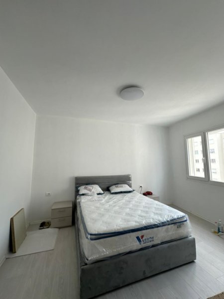 Tirane, jepet me qera apartament 2+1 Kati 8, 96 m² 700 € (RIVER REZIDENC)