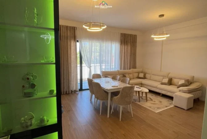Tirane, jepet me qera apartament 2+1+Ballkon Kati 1, 120 m² 800 € (Selite)