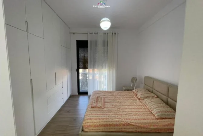 Tirane, jepet me qera apartament 2+1+Ballkon Kati 1, 120 m² 800 € (Selite)