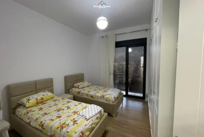 Tirane, jepet me qera apartament 2+1+Ballkon Kati 1, 120 m² 800 € (Selite)