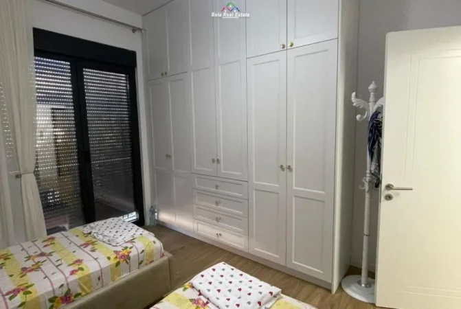 Tirane, jepet me qera apartament 2+1+Ballkon Kati 1, 120 m² 800 € (Selite)