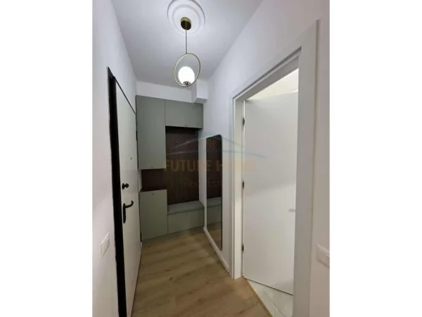 Tirane, jepet me qera apartament 1+1+Ballkon Kati 3, 65 m² 600 € (BULEVARDI MIGJENI)  UNA57097