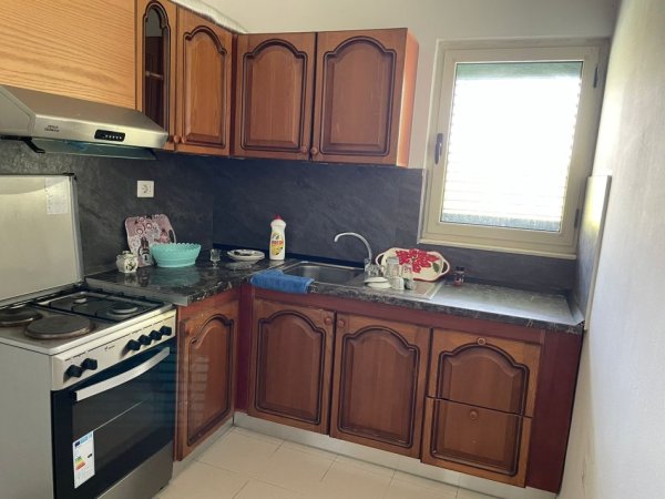 Tirane, jepet me qera shtepi 3+1 , 110 m² 450 € (Mihal Grameno)