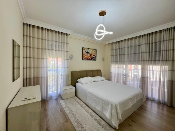 Tirane, jepet me qera apartament 2+1 Kati 2, 120 m² 1.100 € (Pazari i Ri)