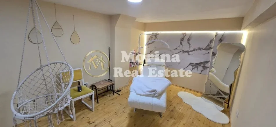 Tirane, shitet ambjent biznesi Kati 1, 40 m² 80.000 € (Ali Demi)