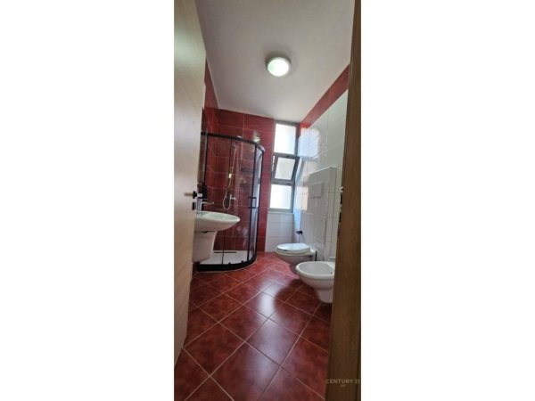 Tirane, jepet me qera 1+1 Kati 4, 60 m² 550 € (Rruga e Dibres)