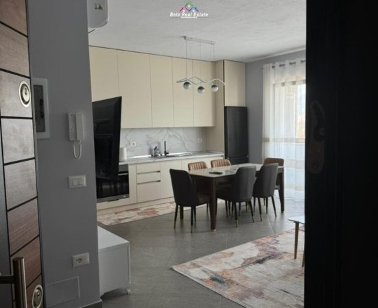 Tirane, jepet me qera apartament 2+1 Kati 7, 100 m² 800 € (River Residence)