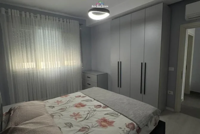 Tirane, jepet me qera apartament 2+1 Kati 7, 100 m² 800 € (River Residence)
