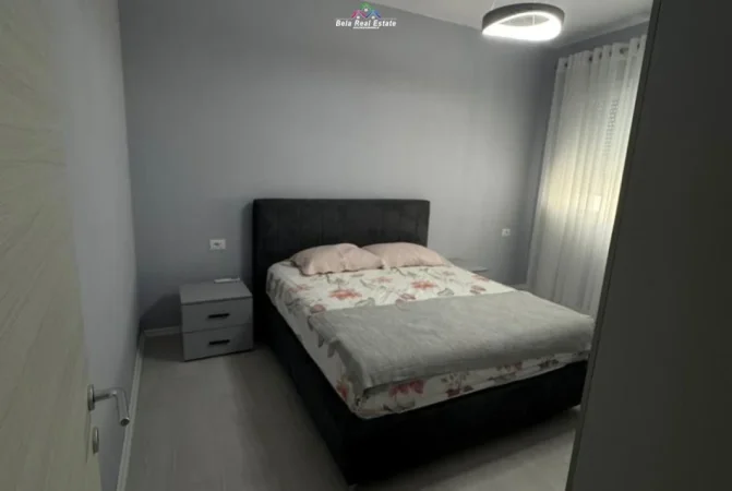 Tirane, jepet me qera apartament 2+1 Kati 7, 100 m² 800 € (River Residence)