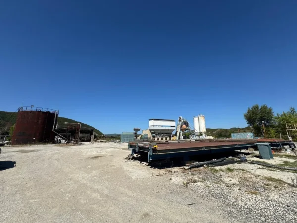 Tirane, shitet toke , 10.000 m² 1.800.000 € (ARNAME)