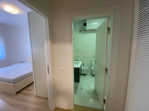 Tirane, jepet me qera apartament 1+1 Kati 2, 70 m² 700 € (Pazari i Ri)