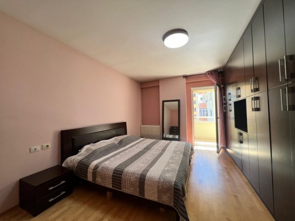 Tirane, jepet me qera apartament 2+1+Ballkon Kati 6, 114 m² 900 € (pazari i ri)