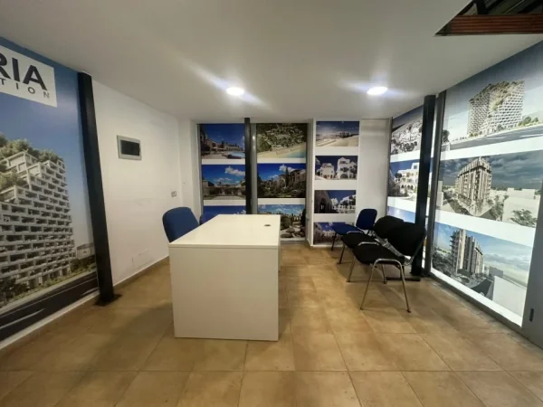 Tirane, jepet me qera ambjent biznesi Kati 0, 35 m² 450 € (rruga siri kodra)