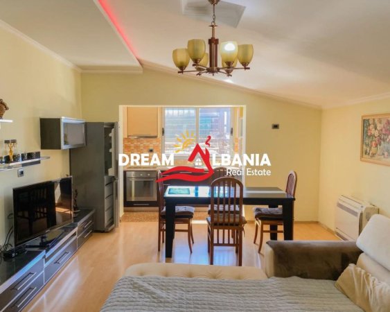 Tirane, jepet me qera apartament 2+1 Kati 4, 90 m² 700 € (21 Dhjetori)