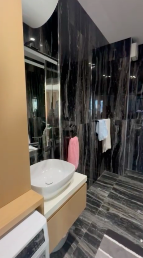 Tirane, shitet apartament 2+1+Ballkon Kati 5, 130 m² 325.000 € (Pazari i Ri)