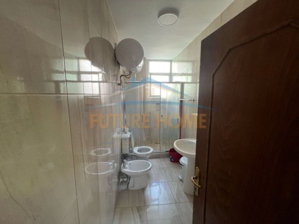 Tirane, jepet me qera apartament 2+1 Kati 4, 85 m² 550 € 