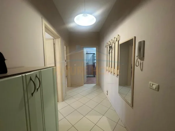 Tirane, jepet me qera apartament 1+1 Kati 4, 550 € 