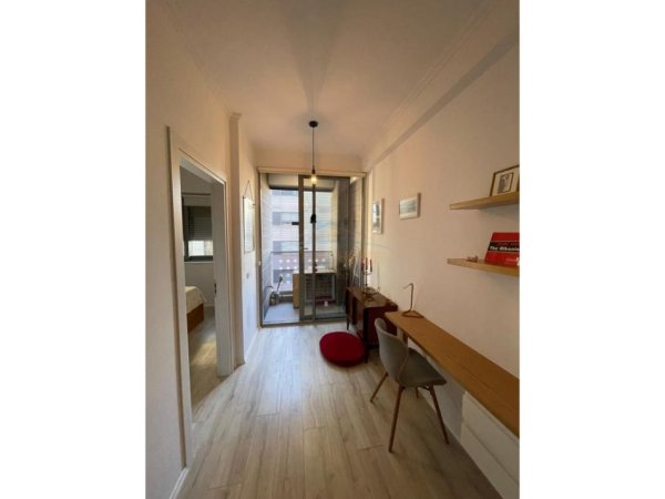 Tirane, jepet me qera apartament 1+1+Ballkon Kati 4, 64 m² 950 € (Blloku)