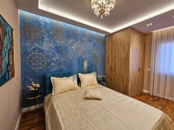 Tirane, jap me qera apartament 1+1+Ballkon Kati 5, 60 m² 800 € 