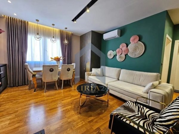 Tirane, jap me qera apartament 1+1+Ballkon Kati 5, 60 m² 800 € 