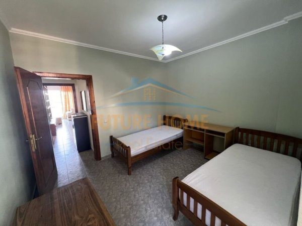 Tirane, jepet me qera apartament 2+1 Kati 4, 85 m² 550 € (Komuna e Parisit)