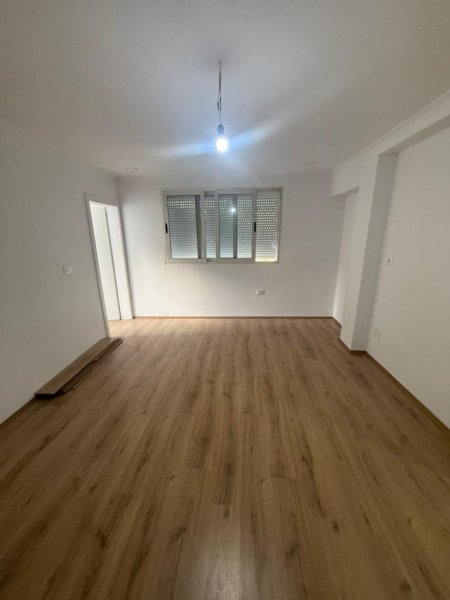 Tirane, shitet apartament 2+1 Kati 5, 72 m² 165.000 € (Komuna e Parisit)