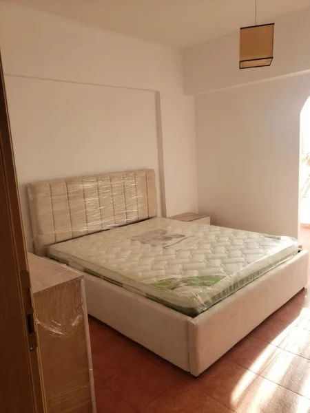 Tirane, jepet me qera apartament 2+1+Ballkon Kati 9, 105 m² 650 € (Komuna e parisit)