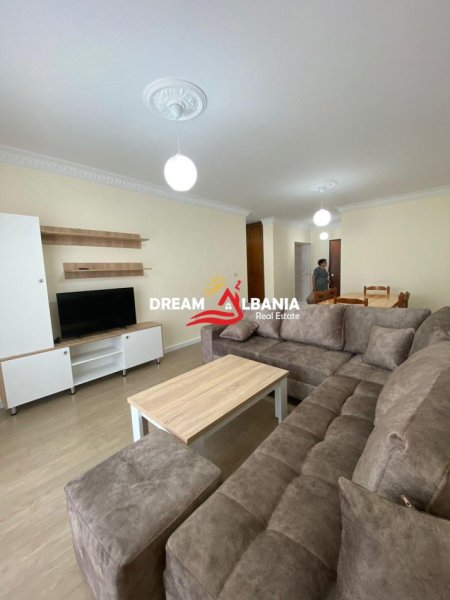 Tirane, jepet me qera apartament 2+1 Kati 7, 99 m² 550 € (ne Rrugen Dritan Hoxha, prane spitalit Ushtarak)