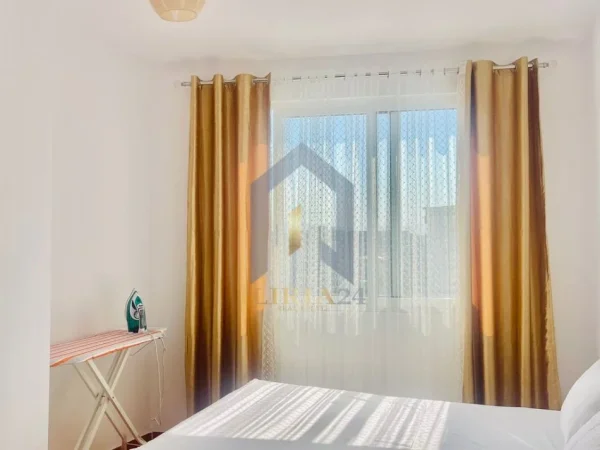 Tirane, jap me qera apartament 1+1+Ballkon Kati 4, 60 m² 450 € (Astir Kompleksi Fratari)