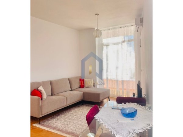 Tirane, jap me qera apartament 1+1+Ballkon Kati 4, 60 m² 450 € (Astir Kompleksi Fratari)