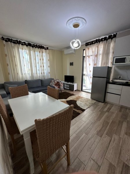Tirane, jepet me qera apartament 2+1 Kati 2, 500 € (Tel Spitali Amerikan 2)