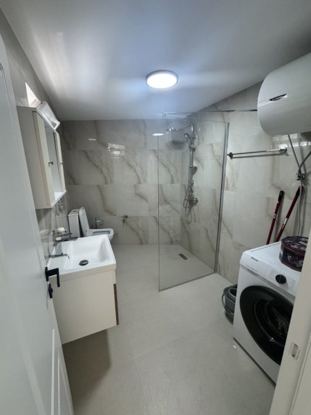 Jepet me qera shpi private 1+1 me oborr e parkim 80 m² 450 € (Mjull bathore)