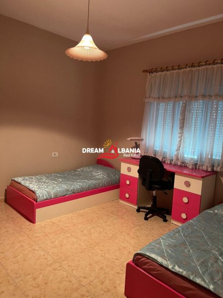 Tirane, jepet me qera apartament 2+1 Kati 3, 130 m² 550 € (Xhamllik)