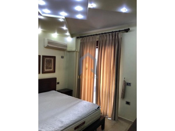 Tirane, jap me qera apartament 3+1+Ballkon Kati 9, 130 m² 1.000 € (Bllok Afer Juridikut)