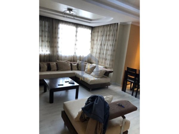 Tirane, jap me qera apartament 3+1+Ballkon Kati 9, 130 m² 1.000 € (Bllok Afer Juridikut)