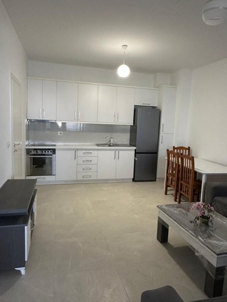 Tirane, jepet me qera apartament 2+1 Kati 6, 78 m² 700 € (Rruga e kavajes)