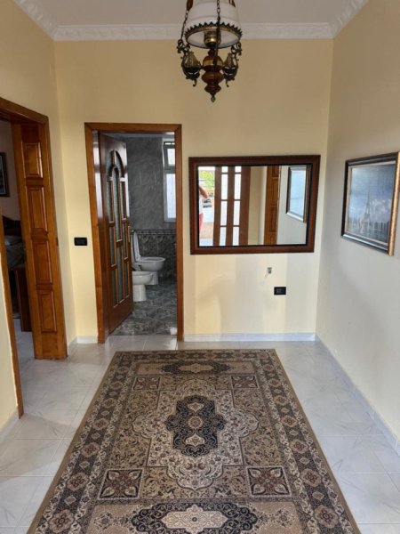 Tirane, jepet me qera Vile 2+1 Kati 1, 110 m² 450 € (kodra e priftit)