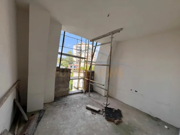 Tirane, shitet apartament 2+1+Ballkon Kati 2, 114 m² 410.400 € (Rruga e Elbasanit)