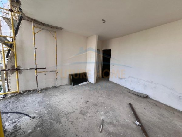 Tirane, shitet apartament 2+1+Ballkon Kati 2, 114 m² 410.400 € (Rruga e Elbasanit)