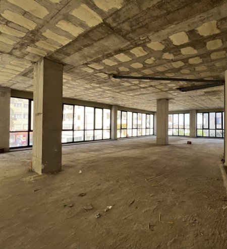 Tirane, jepet me qera ambjent biznesi Kati 2, 500 m² 3.500 € (Kamez)