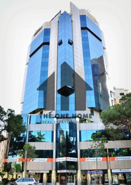 Tirane, jepet me qera zyre Kati 2, 20 m² 450 € (2 - Kullat Binjake)