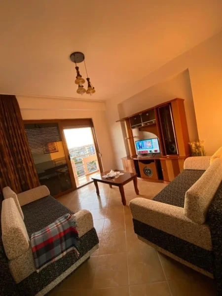 DURRES APARTAMENT 1+1 ME QIRA   350 €