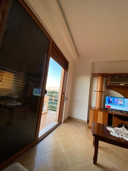 DURRES APARTAMENT 1+1 ME QIRA   350 €