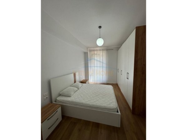 Tirane, jepet me qera apartament 2+1 Kati 3, 111 m² 850 € 