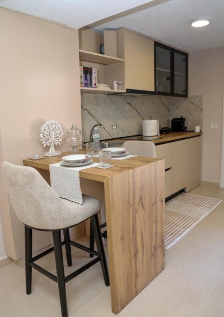 Tirane, jepet me qera apartament 1+1 Kati 1, 700 €