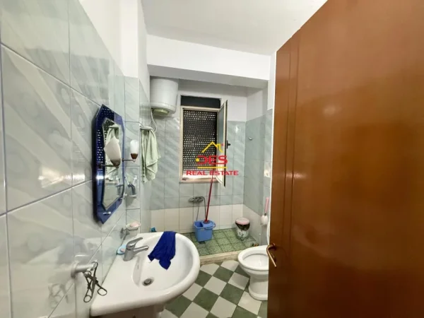 Vlore, shitet apartament 2+1+Ballkon Kati 8, 122 m² 150.000 € (Bulevardi Skelë-Vlorë)