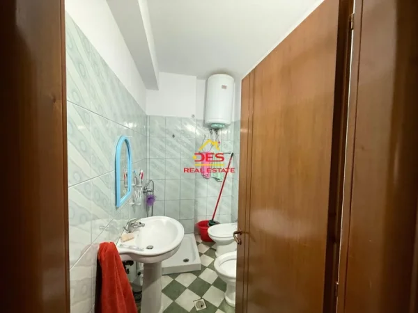 Vlore, shitet apartament 2+1+Ballkon Kati 8, 122 m² 150.000 € (Bulevardi Skelë-Vlorë)